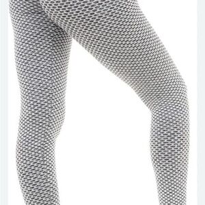 Stylish Women's Black and White Patterned Leggings‎